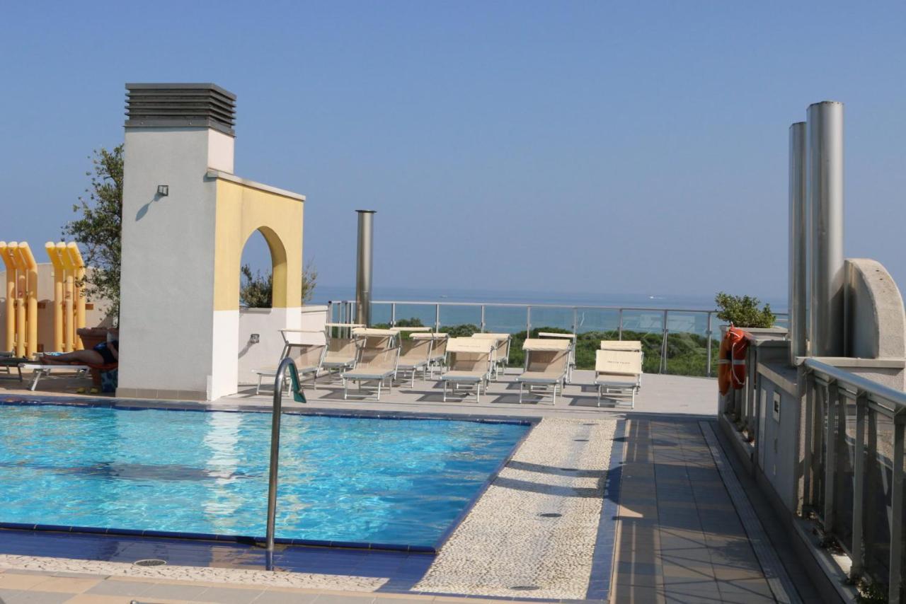 Eraclea Palace Hotel 4 Stelle S 에라클레아 마레 외부 사진